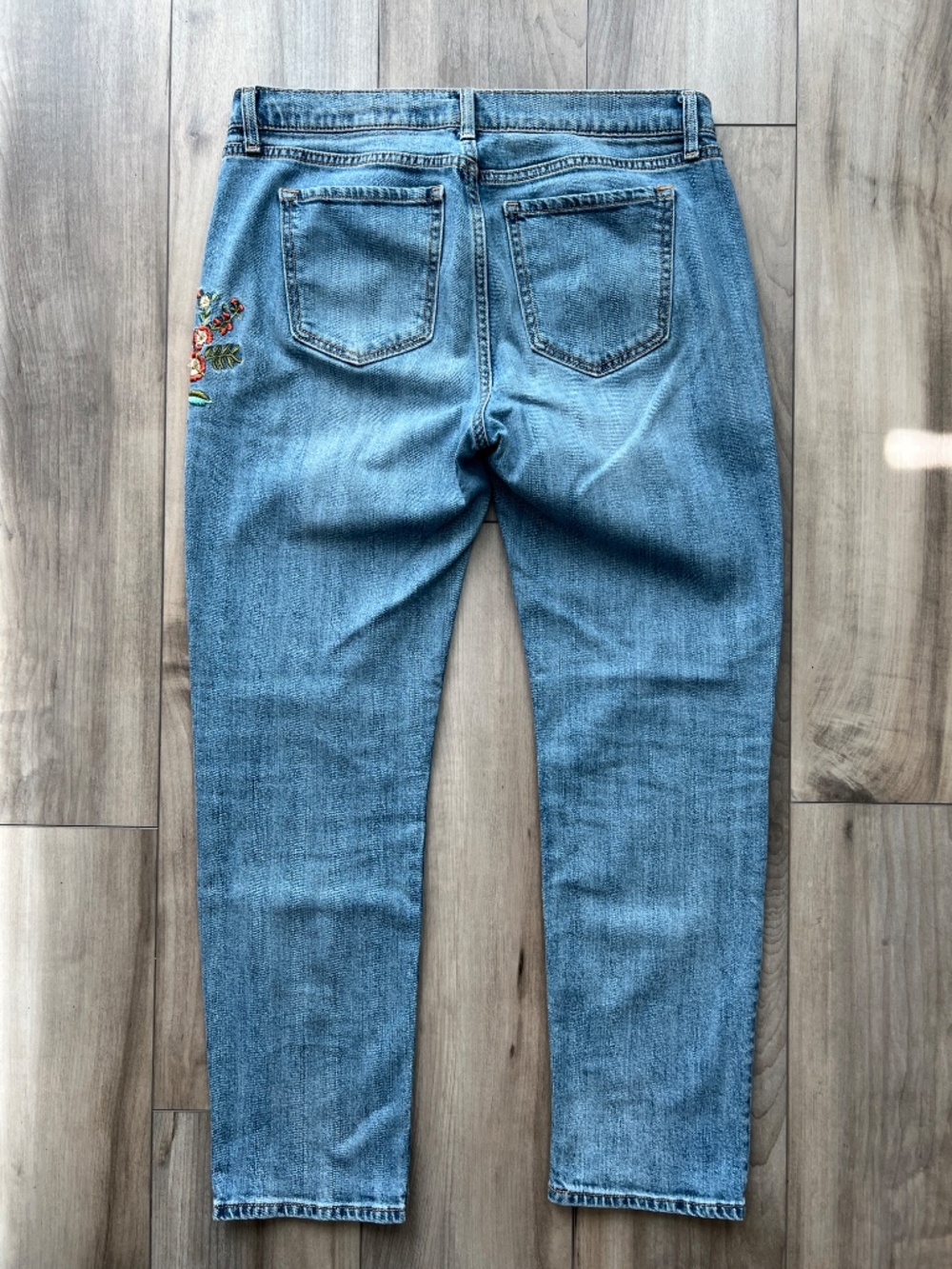 Old navy Denim with flower embroidery, Size 8, Boyfriend Straight - Picture 4 of 6